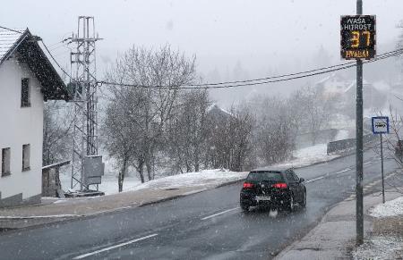 PRIKAZOVALNIK HITROSTI BLOČICE 03 FOTO BOŠTJAN OTONIČAR